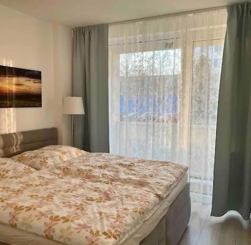 아파트 Great Location, Private Parking, New