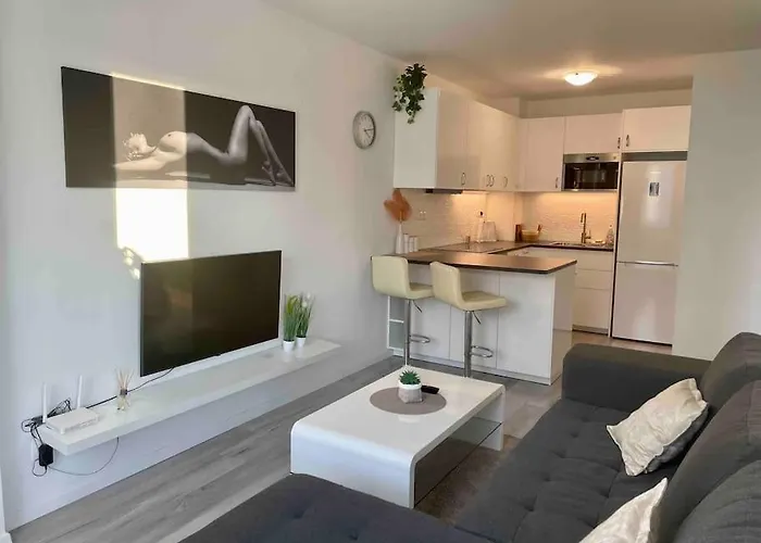 Great Location, Private Parking, New Bratislava