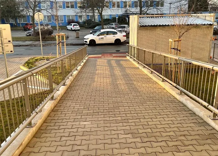 Great Location, Private Parking, New Pozsony