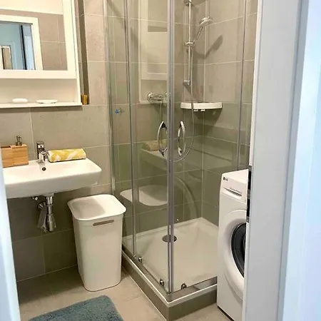 Great Location, Private Parking, New Bratislava